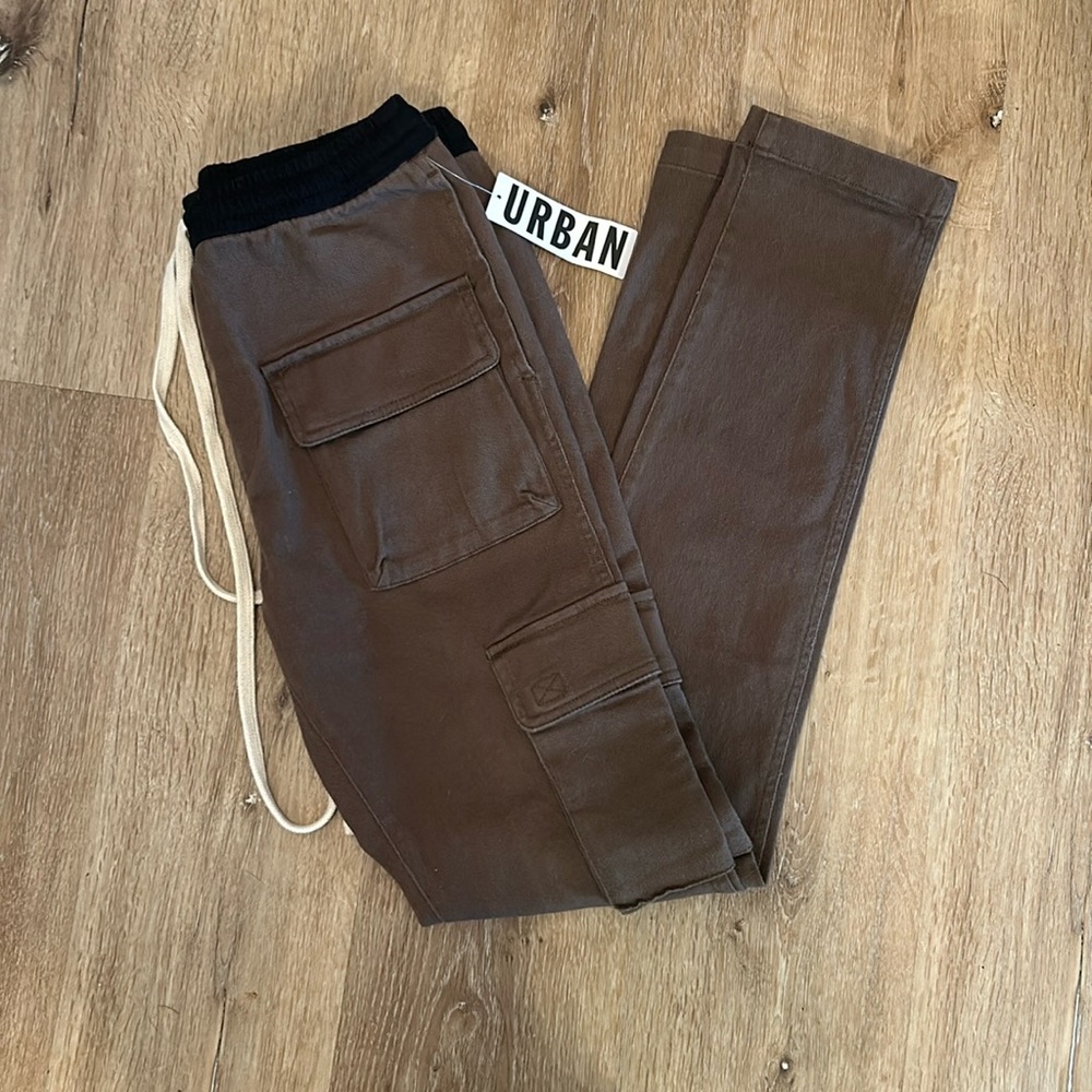 NWT Urban Outfitters Brown Cargo Jeans Size M